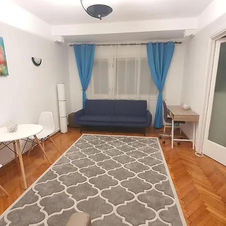 Center Apartment *